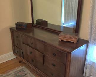 MCM dresser set