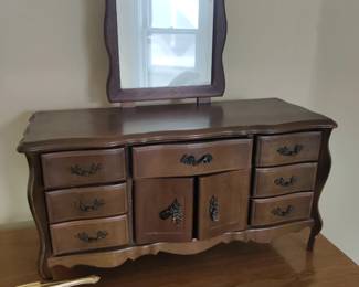 Vintage dresser set
