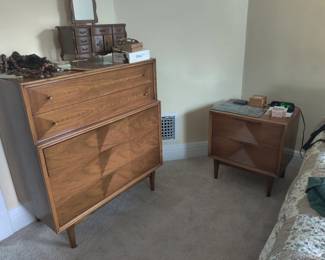 MCM dresser set