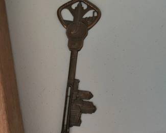 1933 Chicago key thermometer ( non working)