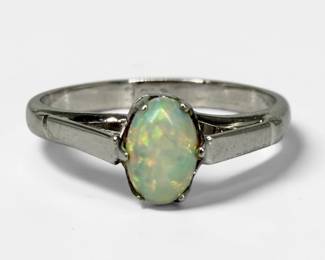18K White Gold & Opal Ring