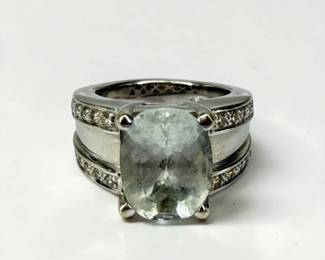 Ladies 14K White Gold & Garnet Ring