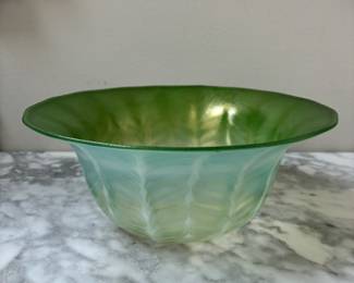 Louis Comfort Tiffany Favrile Green Glass Pastel Opalescent Glass Bowl SIGNED 1925