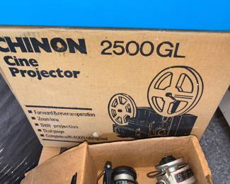 Chinon Projector