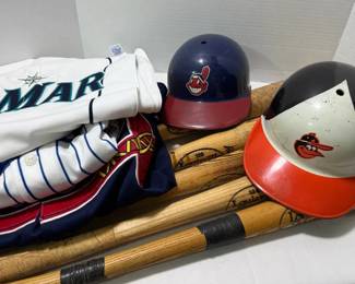 Louisville Slugger Wooden Bats, Professional Sports Jerseys