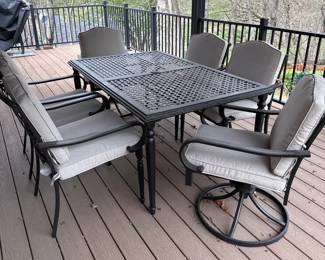 Hampton Bay Table with 4 Stationary Chairs, 2 Swivel Chairs