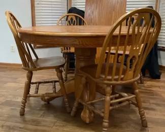 Cochrane Furniture Oak Kitchen Table With Four Chairs With Leaf