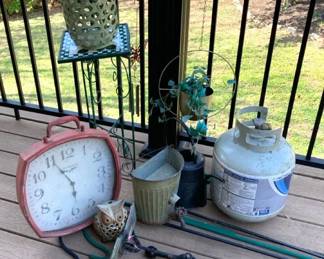 Miscellaneous Metal Yard Art