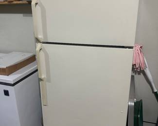 $175 RCA Refrigerator WORKS GREAT!