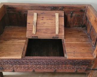 Settee with open seat