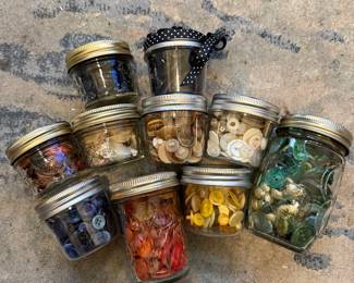 Antique/Vntg buttons galore 
