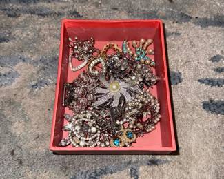 Vntg rhinestone pins