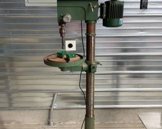 Central Machinery 16-Speed Heavy Duty Drill Press