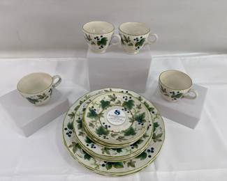Mikasa "Chelsea Vine" Place Settings