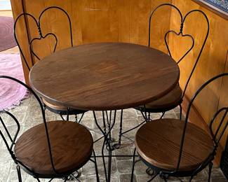 Vintage Ice Cream Table and 4 Chairs