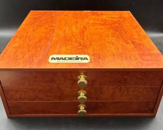 MADEIRA Thread Treasure Chest And Thread