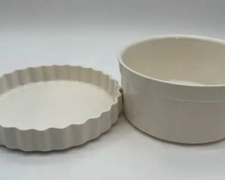 Vintage Pfaltzgraff Heritage White round souffle casserole dishes