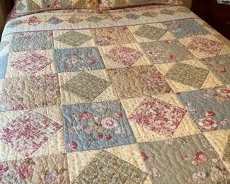 Quilt Queen Bedding Set