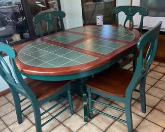 Tile Top Table With Extendable Leaf 4 Chairs and Cushions