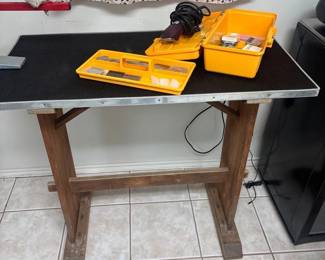 Grooming Table And Clippers