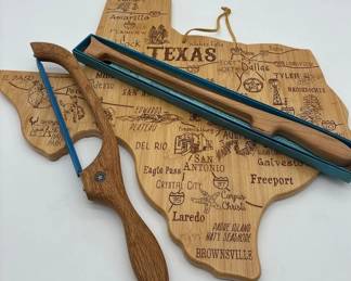 Wooden Texas Cutting Board And 2 Bread Knives