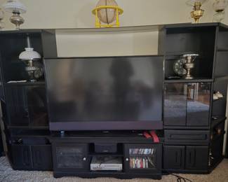 Entertainment center