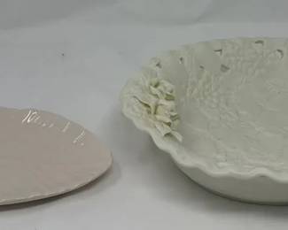 Capodimonte Oval Bowl  Bird On A White Leaf Decor.