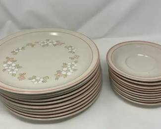 Chantilly  Hearthside  Fleur de Bois  10 Dinner Plates 10 Saucers