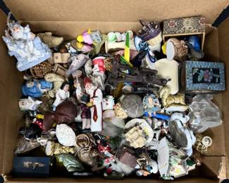 An Miscellaneous Figurines Decor