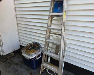 Aluminum ladder