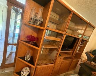 Entertainment center