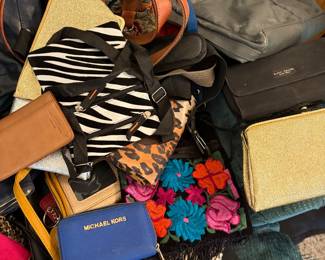 Purses/wallets/bags/handbags