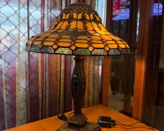 Tiffany style table lamp