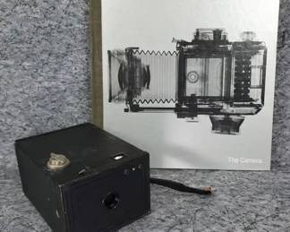 TZ017 Kodak No. 2 Brownie Camera  Camera Book