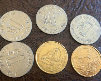 Lot 130: Mardi Gras Dabloons 1960-70s & Large Tokens