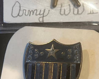Lot 54: WWII - Vietnam US Army Collar and Hat pins