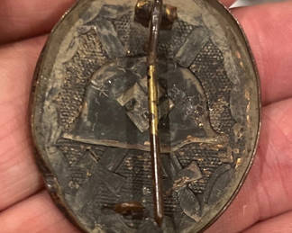 Lot 20: World War II German black wound badge 1939 model