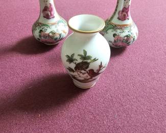 Herend miniature vase and pair of Rose Medallion vases 