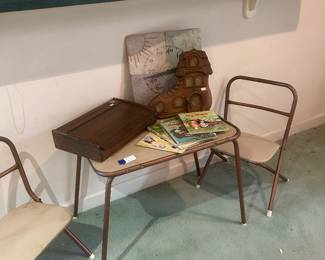 Kids Table & Chairs
