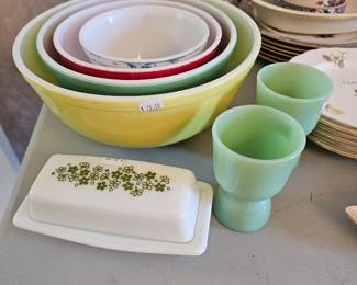Vintage Pyrex and Jadite 