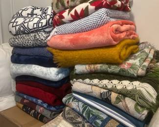 Wide selection of blankets and fabric 