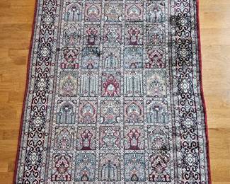 Persian silk rug (approx 5x8)