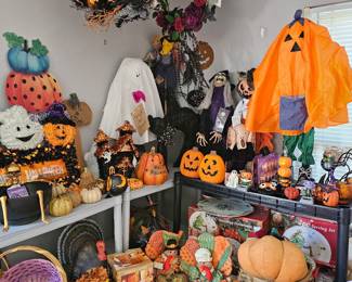 Wide selection of Halloween Decor