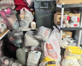 Thousands of Brand New Yarn Skiens