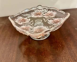 Mikasa Pink Pansy Bouquet pattern frosted glass bowl.