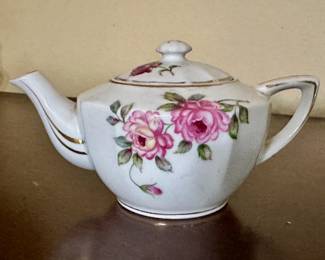 Tea pot made in Japan.