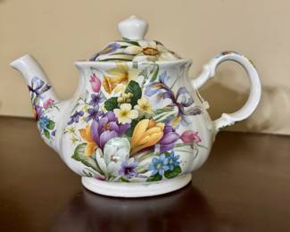 Sadler teapot. Made in England.