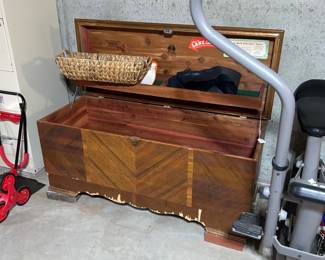 LANE CEDAR CHEST