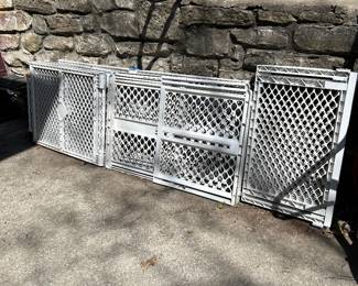 FENCING FOR SMALL ANIMAL