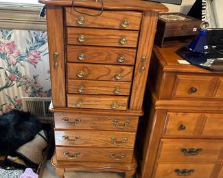 JEWELRY CHEST